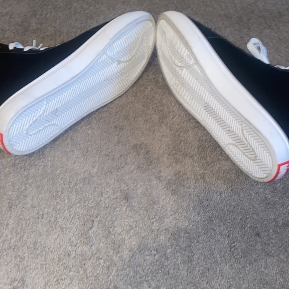 “CAPTAIN AMERICA” shoes from MARVEL with XL spandex long sleeve shirt - Picture 10 of 11